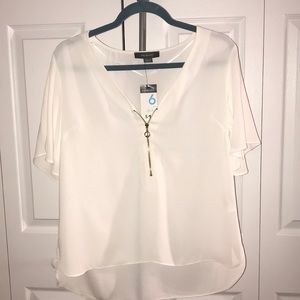 Short sleeve bell sleeve blouse